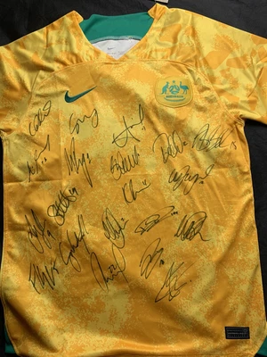 $0.99 • Buy Australia Socceroos Signed 2022  World Cup Jersey