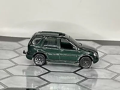 Matchbox  1999 Used 1/64 Mercedes ML 430 Green • $4.24