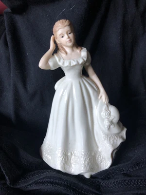 £5 • Buy Regal Collection - English Rose Figureen - P075 - 6  Hih