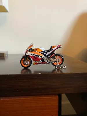 Red Bull Beautiful Looking 2019 Racing Motorcycle 1/18 Scale • $23.50