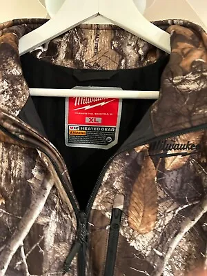 Milwaukee XL 12V Quietshell  Heated Jacket 3.0Ah Battery & Charger + 2Ah Battery • $200