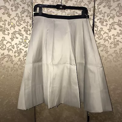 Vera Wang Beige A-Line Skirt Size 8 • $19.99