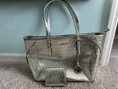 Michael Kors Handbag And Wallet Set Used Silver • $120