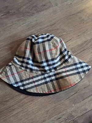 £70 • Buy Burberry Bucket Hat Nova Check