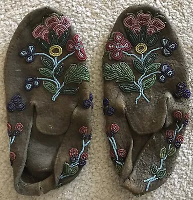 Vintage Native American Floral Beaded Moccasins Shoes • $66