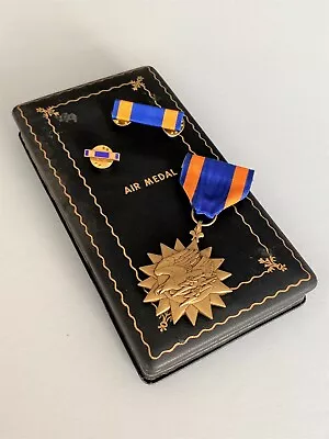 GENUINE VINTAGE USAF Air Medal. Full Size With Ribbon Bar & Pin In WWII Case. • £69.95