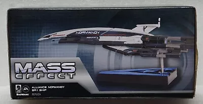 $300 • Buy Mass Effect Alliance Normandy SR-1 Ship Replica (Dark Horse / Bioware) (New)