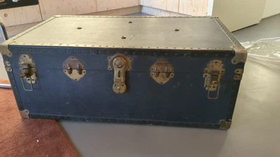 Vintage Leather-coated Wooden Storage Trunk Chest : Dark Blue - Coffee Table • £0.99