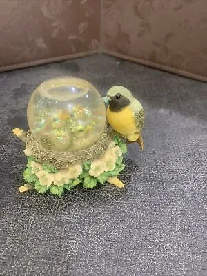 RARE Westland Giftware Mamma Bird Feeding Babies Globe Figurine #1432 • $12.99