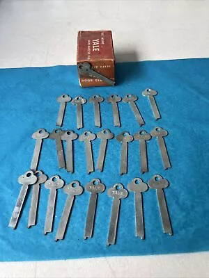 Vintage Lot Of 22 Yale 040 Key Blanks • $21.25