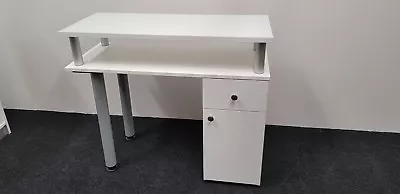 Manicure Technicians Table Nail Bar Nail Station Manicure Desk Glass  Shelf  • £299.99