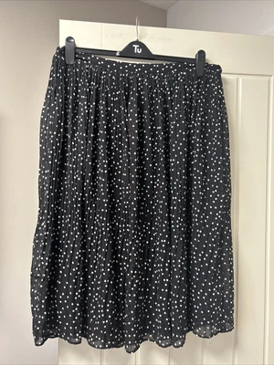 £7 • Buy Ladies Polka Dot Skirt Size 18