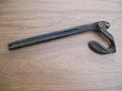 Old Cast Iron Cyclops Nail Puller Union Hardware Co. Conn. • $54.99