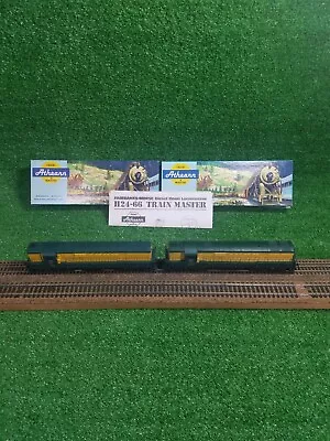 Athearn HO Chicago & Northwestern H24-66 Train Master Diesel Locomotive W/ Dummy • $79.99