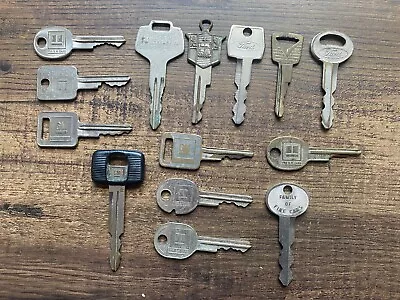 Lot Of 14 Vintage Car Keys - Ford - GM - Nissan • $13.99