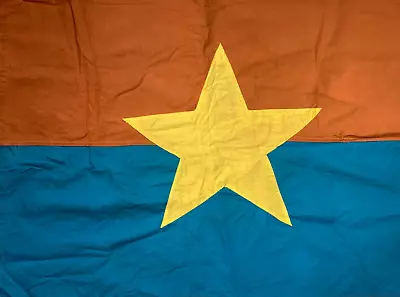 1 FLAG  1 VC Vietcong Flag  RED FLAG W YELLOW  NVA FLAG  VIET CONG Y . • $32