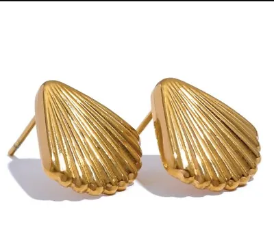 18k Gold Plated Oyster Shell Stud Earrings Women Jewellery Gift • £2.99