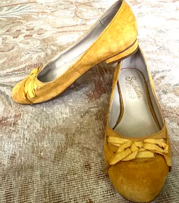 Women's Seychelles Flats Mustard Yellow Suede Grosgrain Ribbon 6 • $12