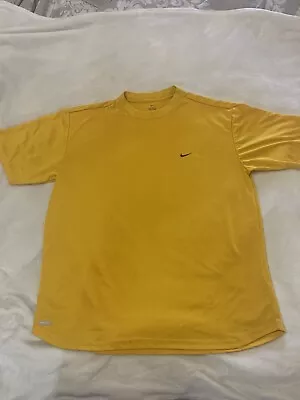 Men's The Nike Tee Dri-Fit Short Sleeve Polyester Shirt • $9.25