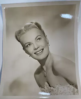 Vintage Studio Press Photo Actor Vera Miles 8” X 10” • $9.99