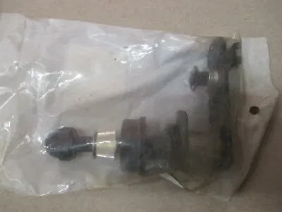 International 2003579c91 Wiper Shaft Assembly Oem Truck Parts Dt466 Nos • $49.99