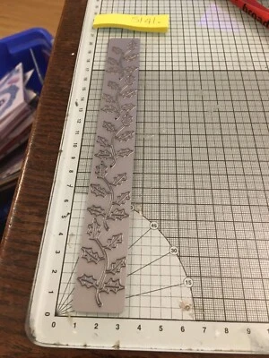 £4.99 • Buy Tattered Lace Holly Strip Die Set Ref5141a  **SALE**