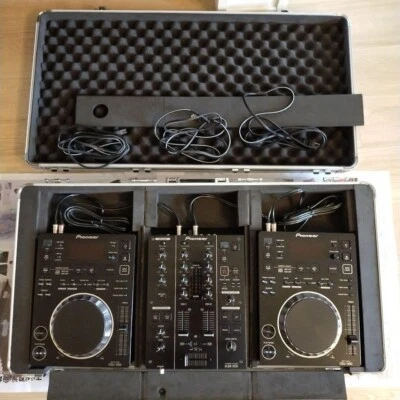 £1148 • Buy 2x Pioneer CDJ 350 + DJM 350 + Flightcase (Used Sparingly) 