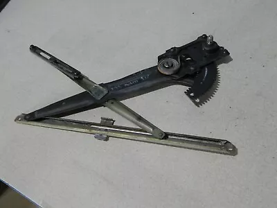 89 90 91 92 93 94 Geo Metro 2DR Passenger Right Manual Window Regulator • $49.95