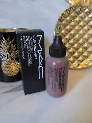 MAC Studio Radiance Face And Body Radiant Sheer Foundation 50ml - W7 - NEW • £25