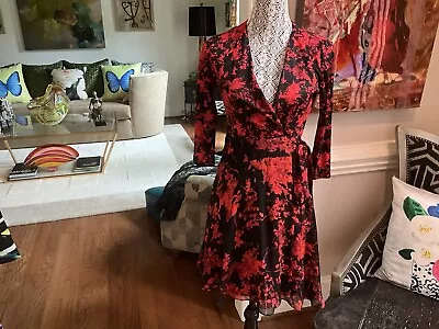 Diane Von Furstenberg Red/Black Floral Print Silk Dress Size 2 • $8.95