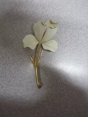 Vintage  Signed Monet White Enamel Flower Brooch • $9.25