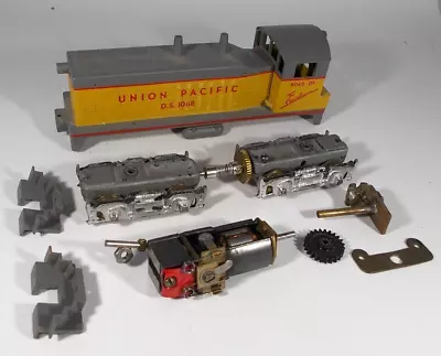 Train Wreck - Varney HO Gauge Union Pacific Diesel Locomotive In Pieces • $13.50