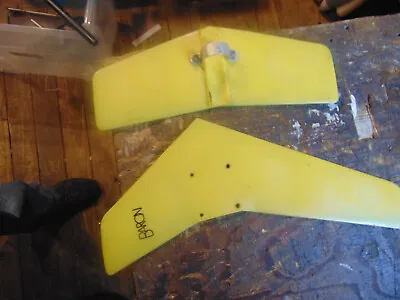 Kalt Cyclone Tail Fin Set • £16.99