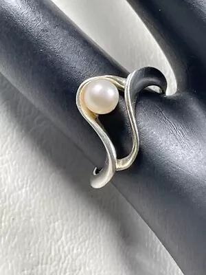 Vintage Evensong Sterling Silver 4.7mm White Pearl Ring Size 4.5 Modernist 2251 • $30.24