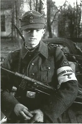 German WW II Photo Young Volkssturm Fighter - MP40 Machine Gun .... • $3.99