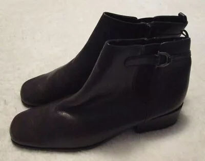 Me Too  Beth  Brown Leather Block Heel Zip Side Square Toe Ankle Boots -Size 9 M • $19.99