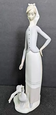 Vintage Lladro  GIRL WITH GEESE  Porcelain Figurine #1035 Matte 11  Spain • $55