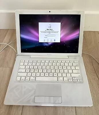 Laptop MacBook 2.1 13.3” Model A1181 Intel Core Duo White Early 2007 • $40