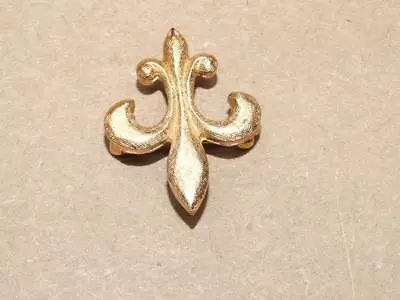 Vintage Textured Brass Fleur De Lis W/ Hook For Watch Or Charm Pin Brooch 1  • $25