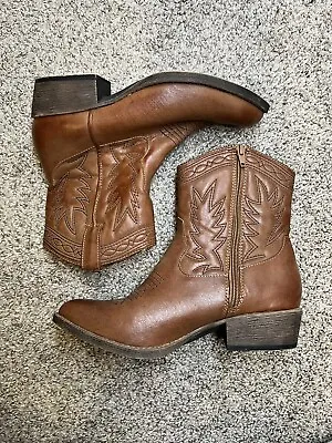 Coconut Matisse Women Brown Side Zip Almond Toe Heel Above Ankle Cowboy Boot 8 M • $22