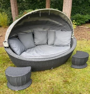 Quatropi Garden Day Bed With Canopy And All Weather Cushions + Side Tables • £40