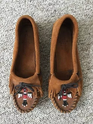 Minnetonka Women's Beaded Thunderbird Brown Moccasin Size 7 Free Shipping • $20