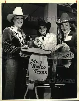 1984 Press Photo Miss Texas Rodeo Contestants With Trophy Saddle Texas • $12.99