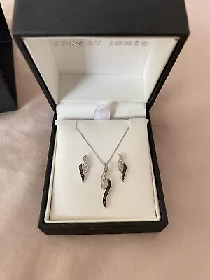 Ernest Jones 9ct White Gold & Diamond Pendant & Matching Earrings Set Unworn • £129