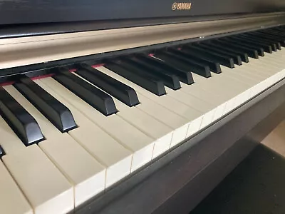 Yamaha Arius YDP -162 Digital Piano With Bench • £899