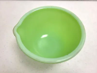 Vintage Unmarked Jadeite Green Heavy Mixing Bowl 6 1/2 Inch With Spout McKee? • $33.99