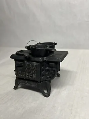 Vintage Miniature Queen Black Cast Iron Stove Toy W/ Bucket 2 Pots Frying Pan • $19.99