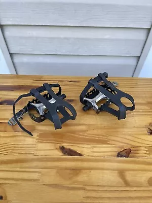 Pair VP Bike Pedals With Toe Straps • $11.55