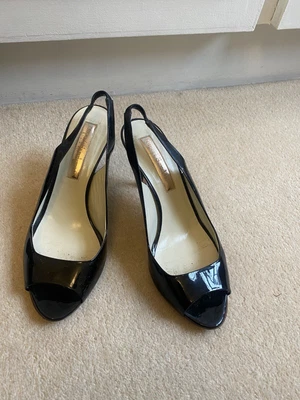 £75 • Buy Rupert Sanderson Black Patent Shoes Sz 39/UK 6