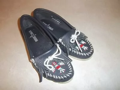 Woman's Minnetonka Thunderbird Moccasins Size 6 • $25